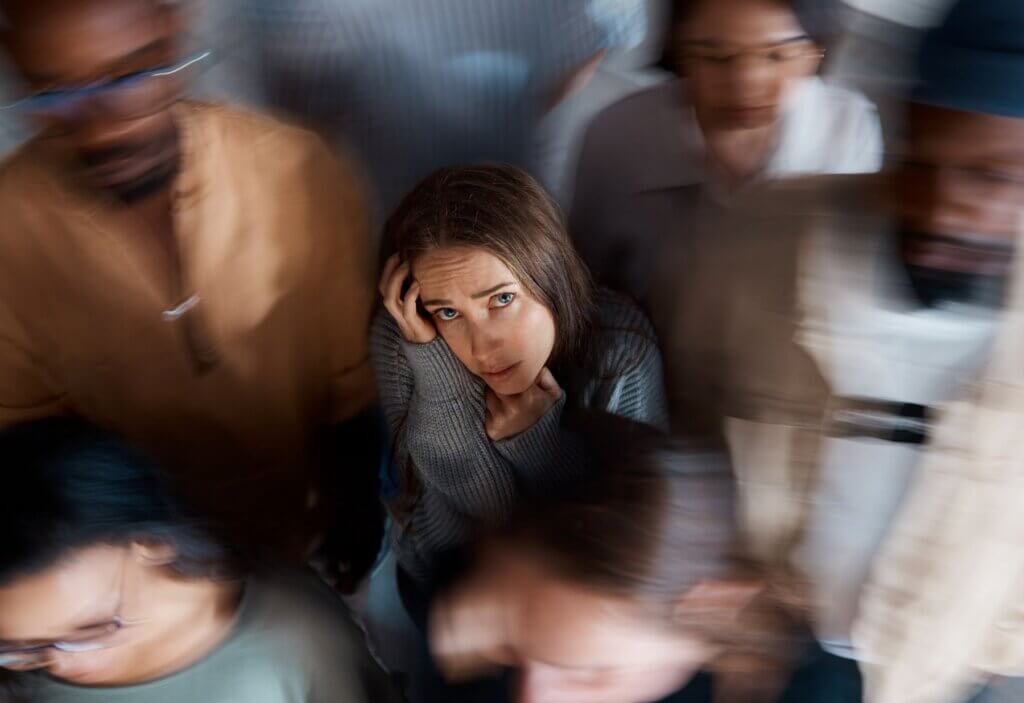 Un male invisibile: affrontare e superare l'ansia sociale